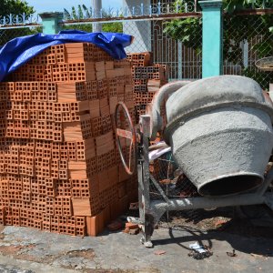 "Snapshots" of construction activities in Vietnam. Picture: Prof Dr Petra Schneider